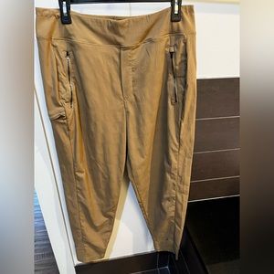 Athleta Trekkie North Jogger khaki size 12